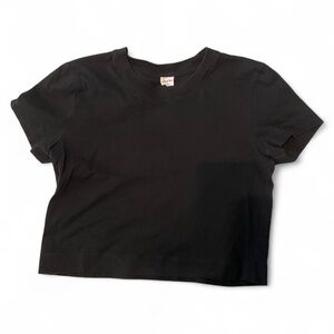 Aritzia black t-shirt